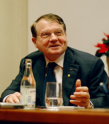 Le Pr. Luc Montagnier, colauréat du prix Nobel de médecine 2008 pour la découverte du virus du Sida. Source : Wikipedia